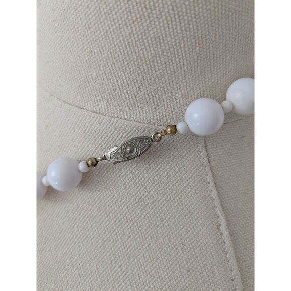 Vintage Chunky White Milk Bead Necklace - Picture 5 of 5
